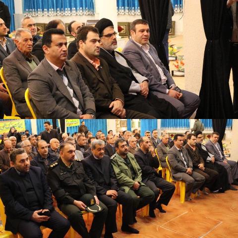 حضور مسعود کاظمی شهردار، جواد نجار تمیزکار رییس و اعضای شورای اسلامی شهر لاهیجان در مراسم آغاز دهه مبارک فجر در گلزار شهدای شهرستان لاهیجان